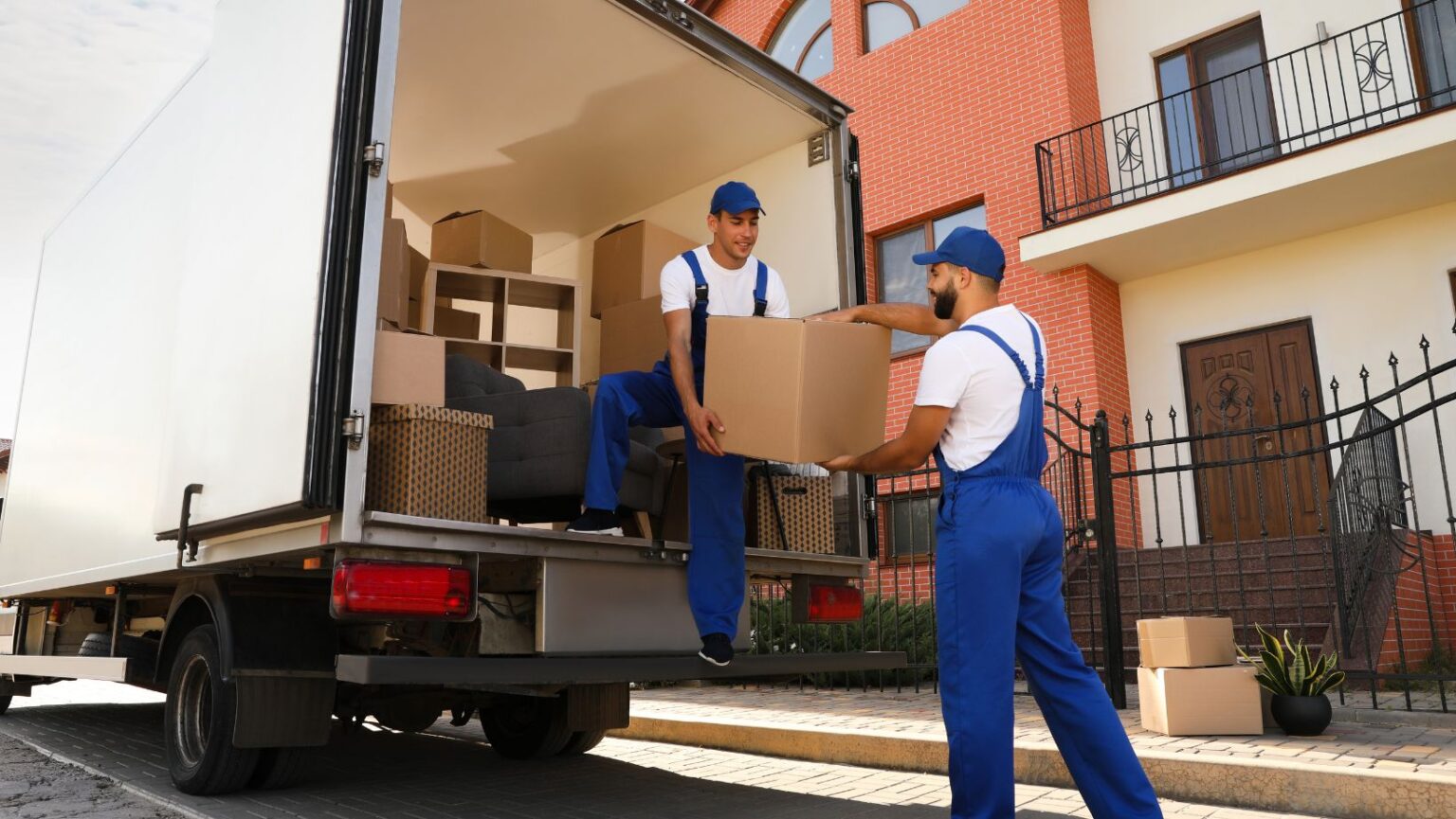 Choosing the Finest Moving Services in Miami A Comprehensive Guide